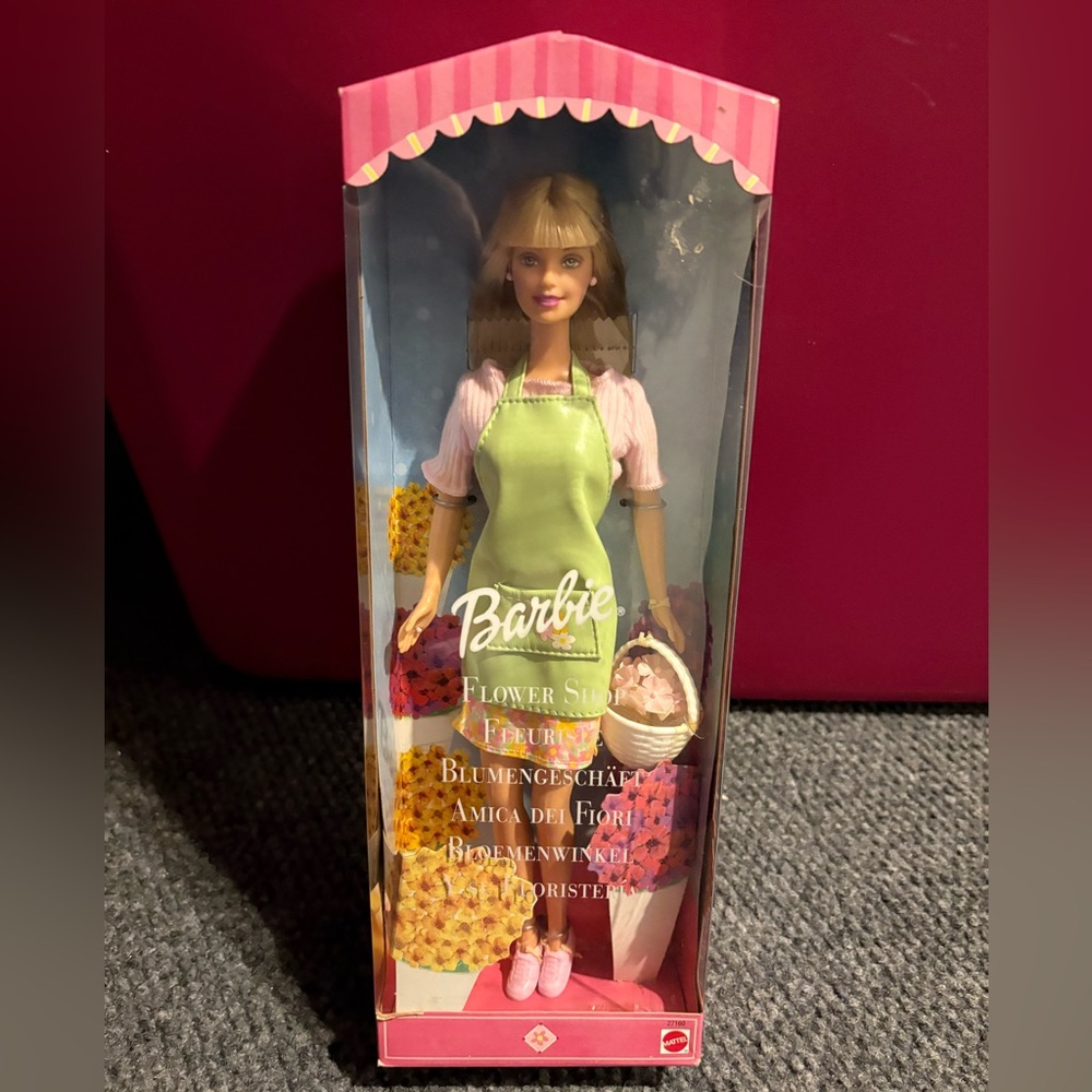 Barbie Doll Flower Shop NRFB Mattel 28884 1999